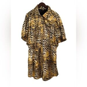 Coogi Tiger Print  Puff Sleeve Tunic Top 3x | Snap Buttons | has belt loops
